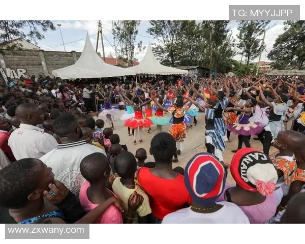 贫民窟球星的崛起之路:从贫困街头到世界足球舞台的传奇故事